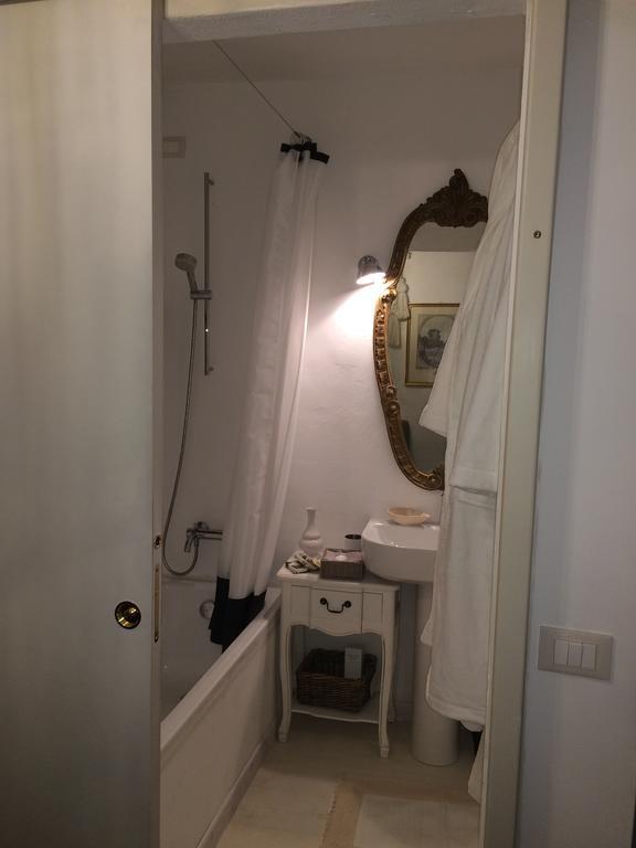 Le Stanze Del Cardinale Bed and Breakfast Παβία Δωμάτιο φωτογραφία